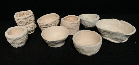 Pottery Group 11/ 064-071 (8 Items)
